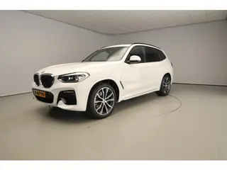 BMW X3 xDrive30i M-Sportpakket | LED | HUD | Panoramadak | Camera | HIFI | Park assist | Alu wielen 