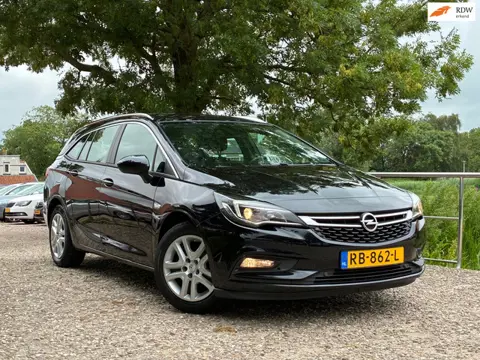 Opel Astra Sports Tourer 1.4 Business+ | Carplay + Cruise + Clima + Navi nu €4.975,-!!!
