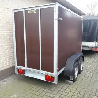 gesloten aanhangwagen