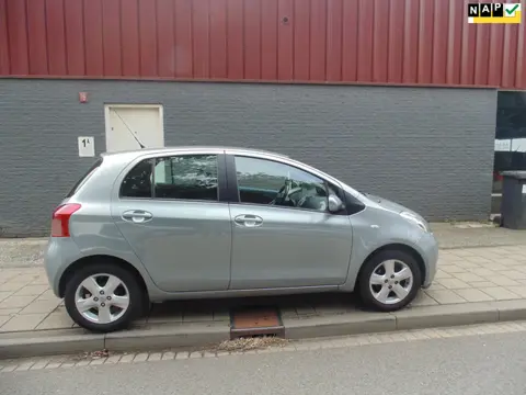 Toyota Yaris 1.3 VVTi Luna MMT met airco trekhaak km 130000NAP