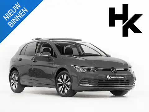 Volkswagen Golf 1.0 eTSI Life Pano ACC Stoelv
