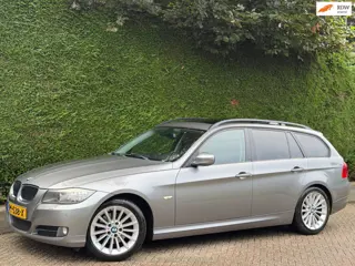 BMW 3-serie Touring 320i RIJDSUPER!/XENON/PANO/NAVI/APK11-26