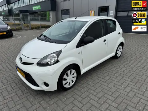 Toyota Aygo 1.0 VVT-i Now