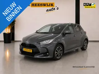 Toyota Yaris 1.5 Hybrid Style  Navigatiesysteem | Stoelverwarming | Licht matealen velgen | Als nieu