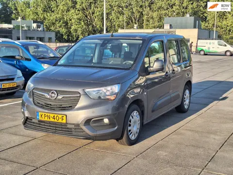 Opel Combo Tour € 9500,-1.2 Turbo 5 Pers Edition 10/2019 Apk