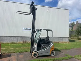Still RX20-16 vierwielheftruck freelift en met rotator