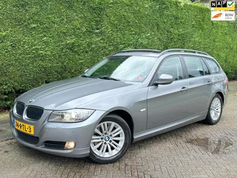 BMW 3-serie Touring 320i High Executive /AUTOMAAT/XENON/LEER/PANO/S-VERWRMNG/