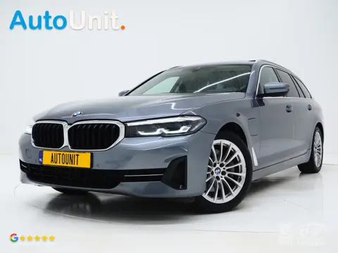 BMW 5 Serie Touring 530e | Panoramadak | Leder | Camera | Sfeerlicht | Keyless | Stoelverwarming | C