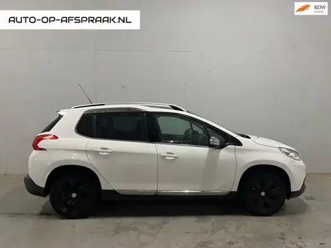 Peugeot 2008 1.2 PureTech Allure 5drs. Automaat Navi Clima Cruise Camera Trekhaak
