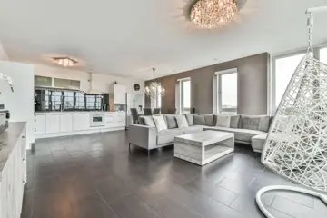 Woning aan de Raoul Wallenbergstraat te Amsterdam