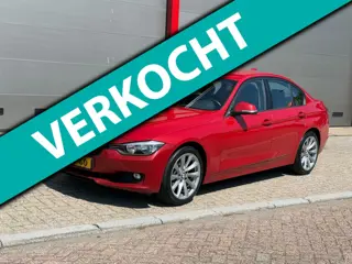 BMW 3-serie 320i Business | Lage kilometers