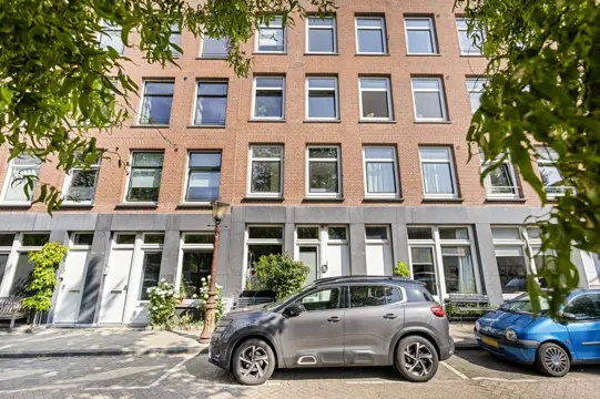 Woning aan de Jacob van Lennepkade te Amsterdam