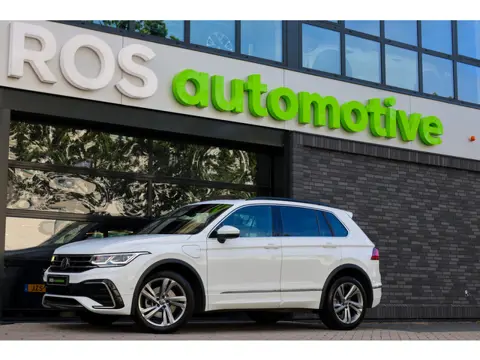 Volkswagen Tiguan 1.4 TSI eHybrid R-Line Business | BTW | PANORAMADAK | IQ-LIGHT | KEYLESS | ACC | E