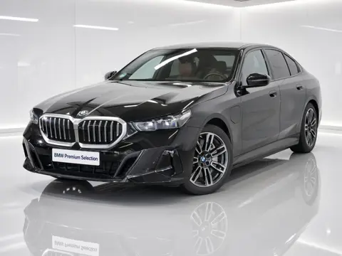 BMW 5 Serie 550e xDrive Sedan | M-Sport | 19" | Trekhaak | Bowers & Wilkins | Adaptief onderstel pro