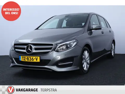 Mercedes-Benz B-Klasse 180 Ambition/ 16'' LMV/ LED Koplampen/ Keyless-GO/ Apple + Android/ Regensens
