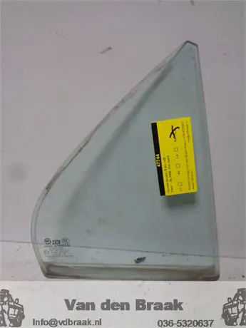 Hyundai Accent 5 drs 1999-2006 Scheerraam rechts achter