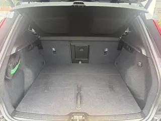 Volvo XC40 2.0 B4 Plus Black Edition | Trekhaak | Lichtmetalen Velgen 20 inch | Harman Kardon Audio 