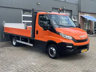 Iveco Daily 35C14 2.3 375 Laadklep 500kg Trekhaak 3500kg trekgewicht Airco 2-Persoons Open laadbak P