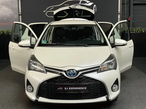 Toyota Yaris 1.5 Hybrid Dynamic Bi-Tone Cruise ,Stoel verw, Navigatie & Camera