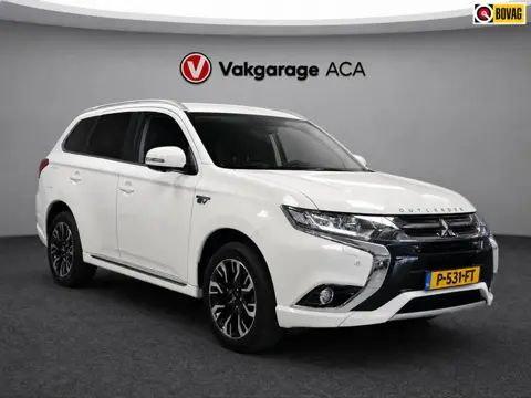 Mitsubishi Outlander 2.0 PHEV instyle // TREKHAAK // LEDER // CAMERA // OPEN DAK // NAVI //