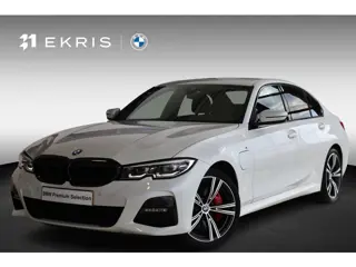 BMW 3 Serie Sedan 330e | M Sportpakket | Adaptieve Cruise Control | Head-Up | Comfort Access