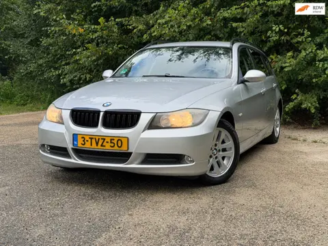 BMW 3-serie Touring 318i | Airco + Cruise control Nu € 1.750,- !!!