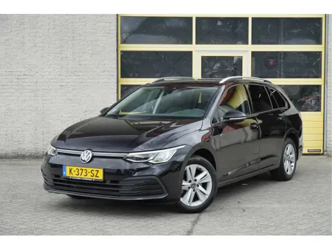 Volkswagen Golf Variant 1.0 TSI Life BJ2021 Lmv 16" | Led V+A | Pdc | Trekhaak | App-Connect | Navi 