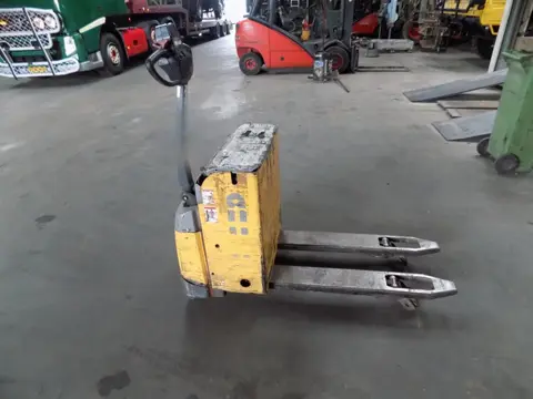 Atlet electrick lift choice off 3 pieces accu (bj 2004)