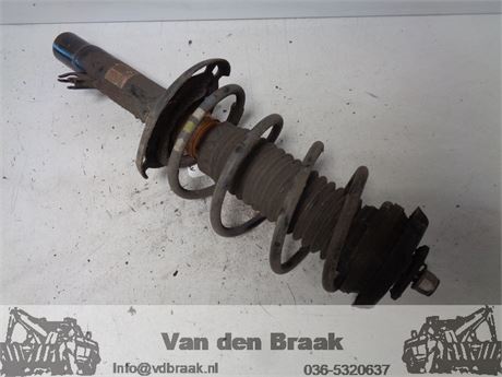 Citroen C3 1.2 VTi 2010-2016 Veerpoot links voor