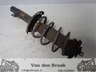 Citroen C3 1.2 VTi 2010-2016 Veerpoot links voor