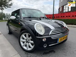 Mini 3-Deurs 1.6 Cooper Pepper BJ 2004/Airco/met 17 inch !! Org NL Auto !!!
