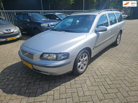 Volvo V70 2.4 T Youngtimer 7seats . Zeer netjes. Schuifdak-Leder Memory