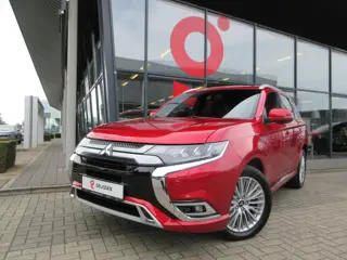 Mitsubishi Outlander 2.4 PHEV Instyle Edition | 4WD | AUTOMAAT | 240 PK | DEALER ONDERHOUDEN | LEDER