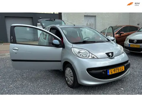 Peugeot 107 1.0-12V XR | Airco | Nieuwe APK