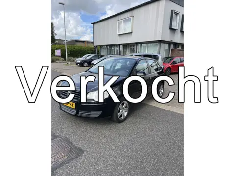Volkswagen Polo 1.4-16V Comfortline 5 Deurs,Clima. Nieuwe Apk keuring T/m 20-09-2027