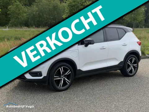 Volvo XC40 1.5 T5 Recharge R-Design *Trekhaak*Stuurverwarming*
