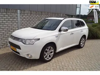 Mitsubishi Outlander 2.0 PHEV Instyle Org Ned Auto Leder Xenon Schuifdak Afn Trekhaak Clima Navi Sto