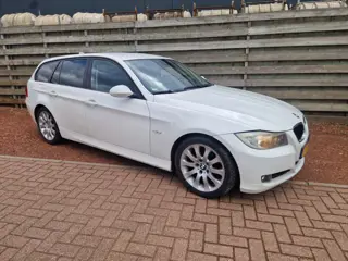 BMW 3-serie Touring 320i Business Line Automaat, Navigatie