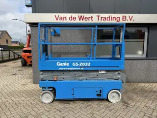 Genie GS-2032 schaarlift schaar hoogwerker 2005uur 8mtr werkhoogte