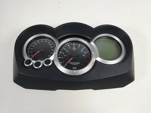 TELLERSET Triumph Sprint ST 1050 2005 - 2011