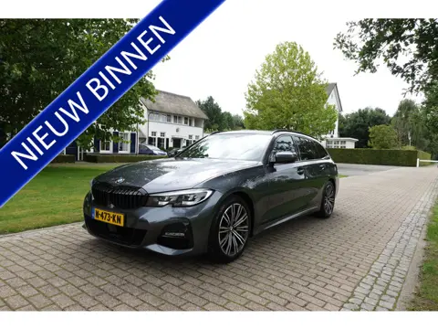 BMW 3 Serie Touring 330i High Executive M-sport | Adaptieve Cruise | Trekhaak | Camera | CarPlay | L