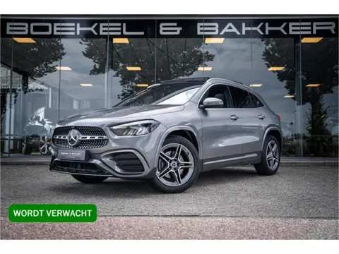 Mercedes-Benz GLA 250 e Star Edition AMG Line ** Panodak ** Keyless ** Camera ** Carplay EV rijberei