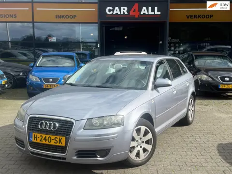 Audi A3 Sportback 1.6 Ambiente AUTOMAAT/CRUISE/PDC/AIRCO/APK 10-05-2027