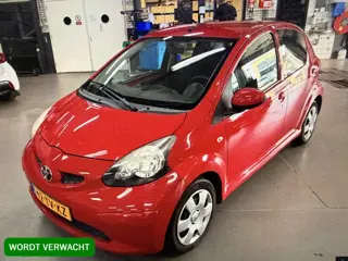 Toyota Aygo 1.0-12V + met 92.172km NAP - Dealer onderhouden Auto heeft 1.000km geleden nog onderhoud