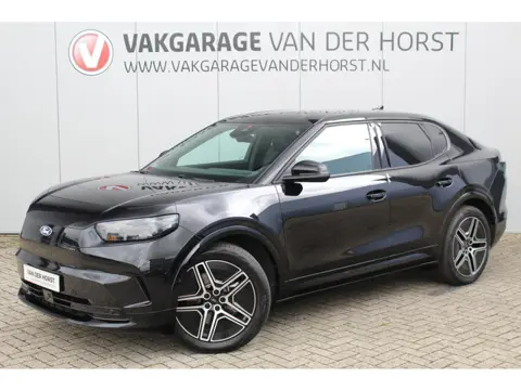Ford Capri Premium Extended Range RWD 77 kWh. Vol elektrisch ! Okt. 2025, slechts 17.000km ! Camera,