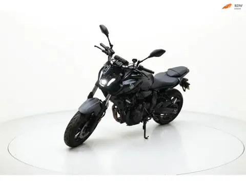 Yamaha Tour MT-07 A2 TRIPPLE BLACK AKRAPOVIC 35KW BTW