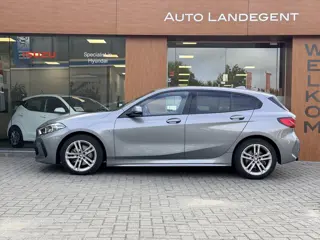 BMW 1-serie 118i M-Sport | Carplay | Parkeer sensoren | DAB | Cruise control | Climate control