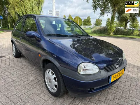 Opel Corsa 1.2i-16V Strada Automaat NAP