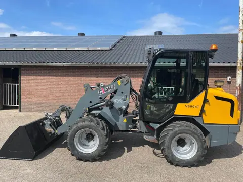Giant V 6004 T Shovel Loader (bj 2011)