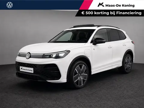 Volkswagen Tiguan 1.5eHybrid 150kW/204PK R-Line Black Style · Leder · Trekhaak · Panoramadak · 360°C